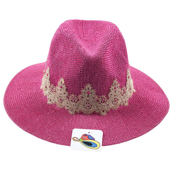 Chapeau Fuchsia et Café avec de la dentelle et des pierres de style Swarovski.